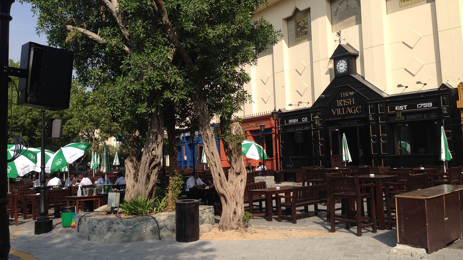 Irish Village Pub in Dubai Extends Outdoor Terrace with Meyer Sound 48 V Loudspeakers