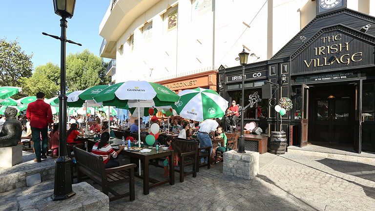 Irish Pub with 48 V Loudspeakers