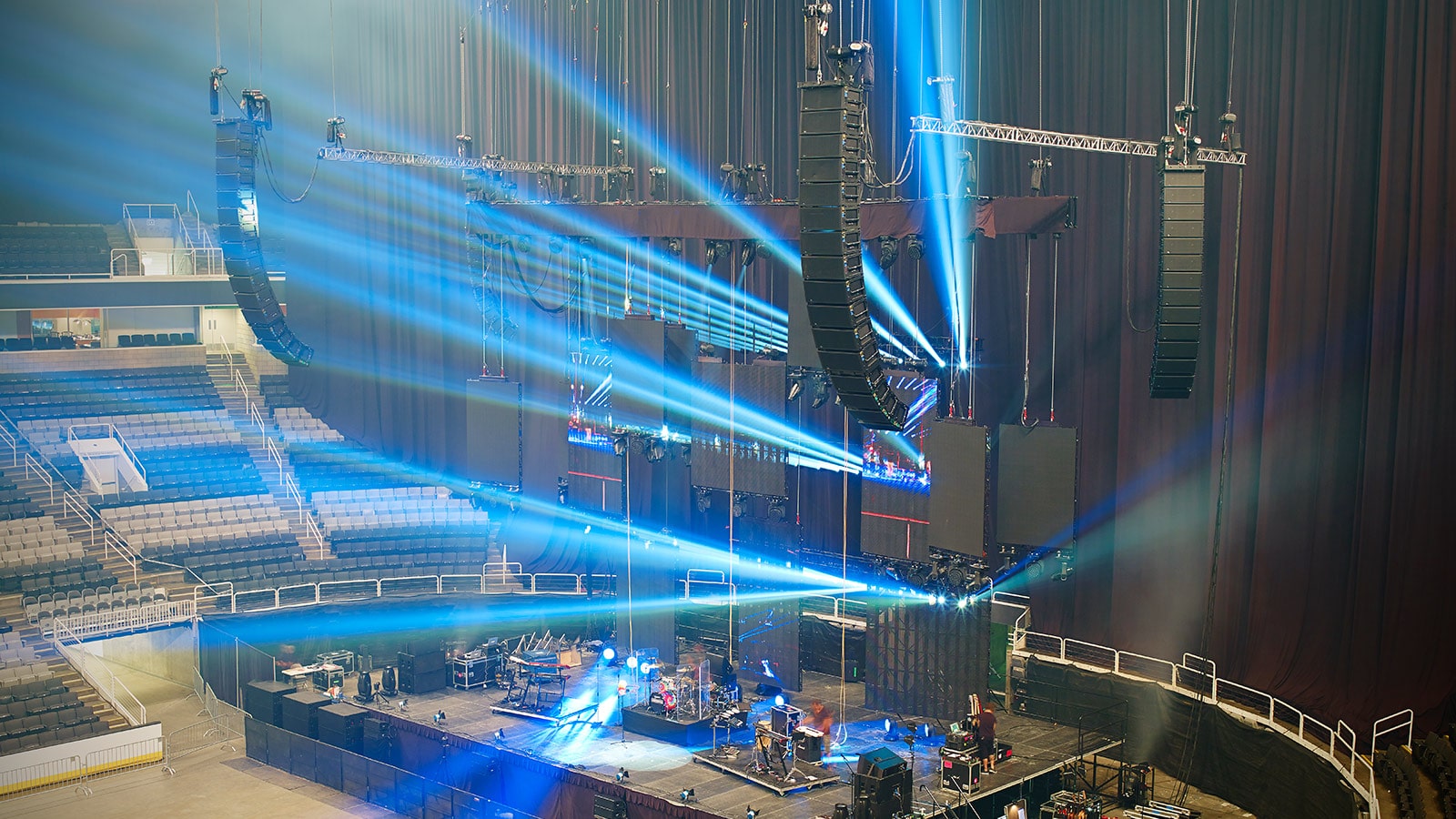 One-Man Band Ed Sheeran Wins Over Arena Crowds with Meyer Sound LEO and LYON