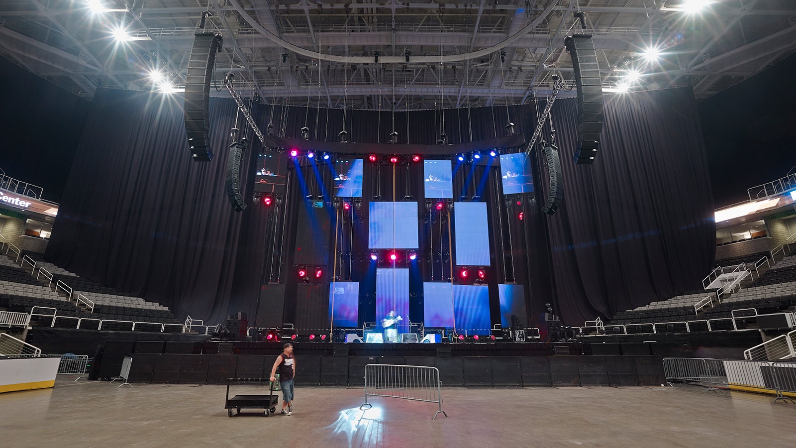 One-Man Band Ed Sheeran Wins Over Arena Crowds with Meyer Sound LEO and LYON