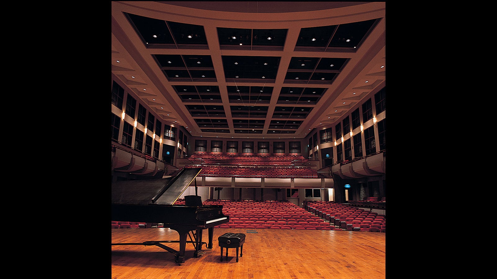 University of Alabama PAC Chooses Meyer Sound LYON for the Long Haul