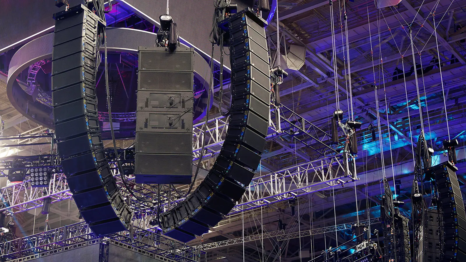 New Kids on the Block on In-the-Round Arena Tour with Meyer Sound LYON and VER Tour Sound