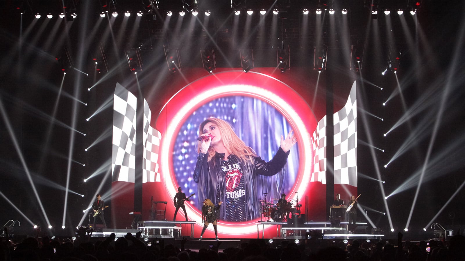 Shania Twain Hits 59 Cities on Farewell Tour with Meyer Sound LEO