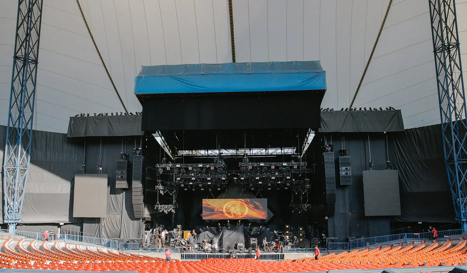 Country Superstar Dierks Bentley's 2016 SOMEWHERE ON A BEACH TOUR Rocks Sold-Out Venues with Meyer Sound LEO and LYON System