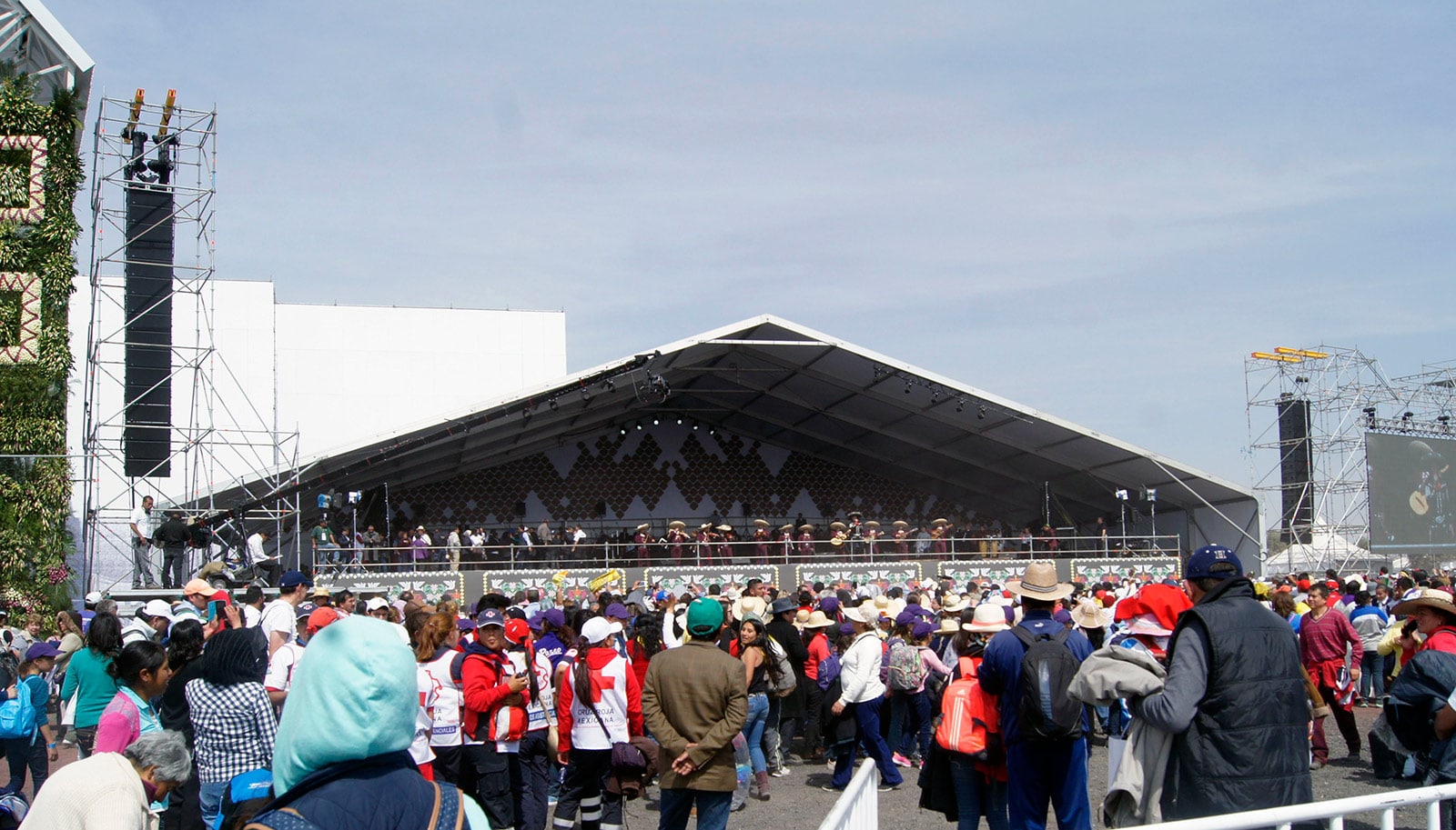 Meyer Sound LEO Family Powers 300,000-Strong Papal Event in Mexico