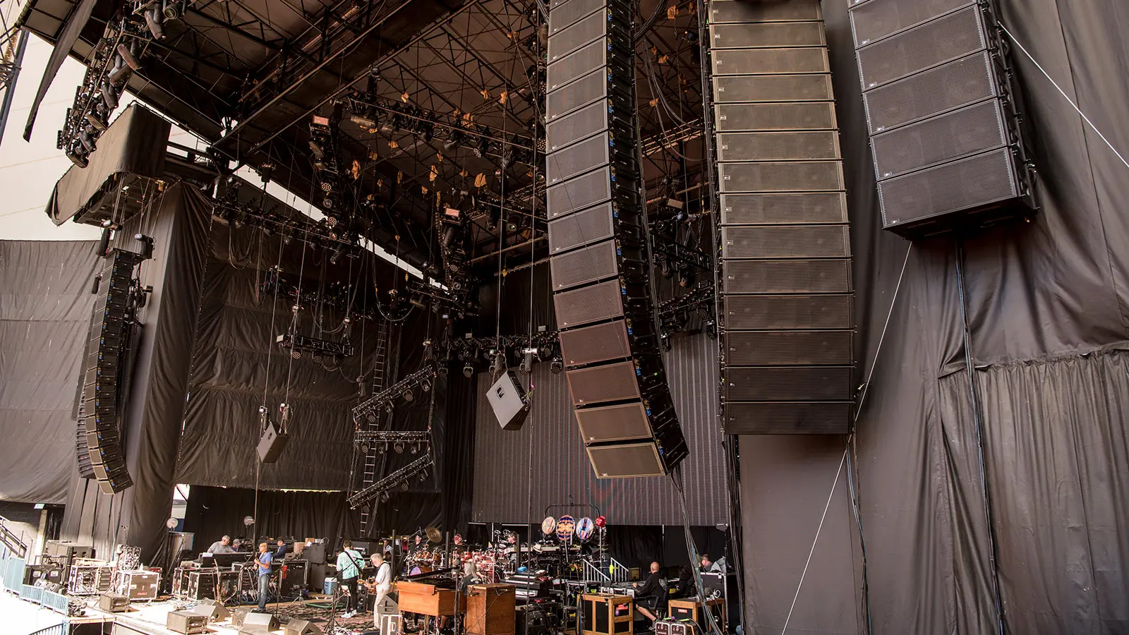 Dead & Company Celebrate the Summer of Love’s 50th at a “Family Gathering”