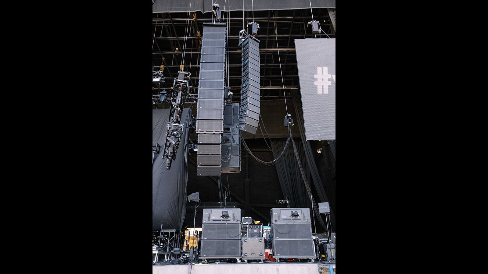 Dierks Bentley Rolls with First AVB-Networked Meyer Sound Touring Rig