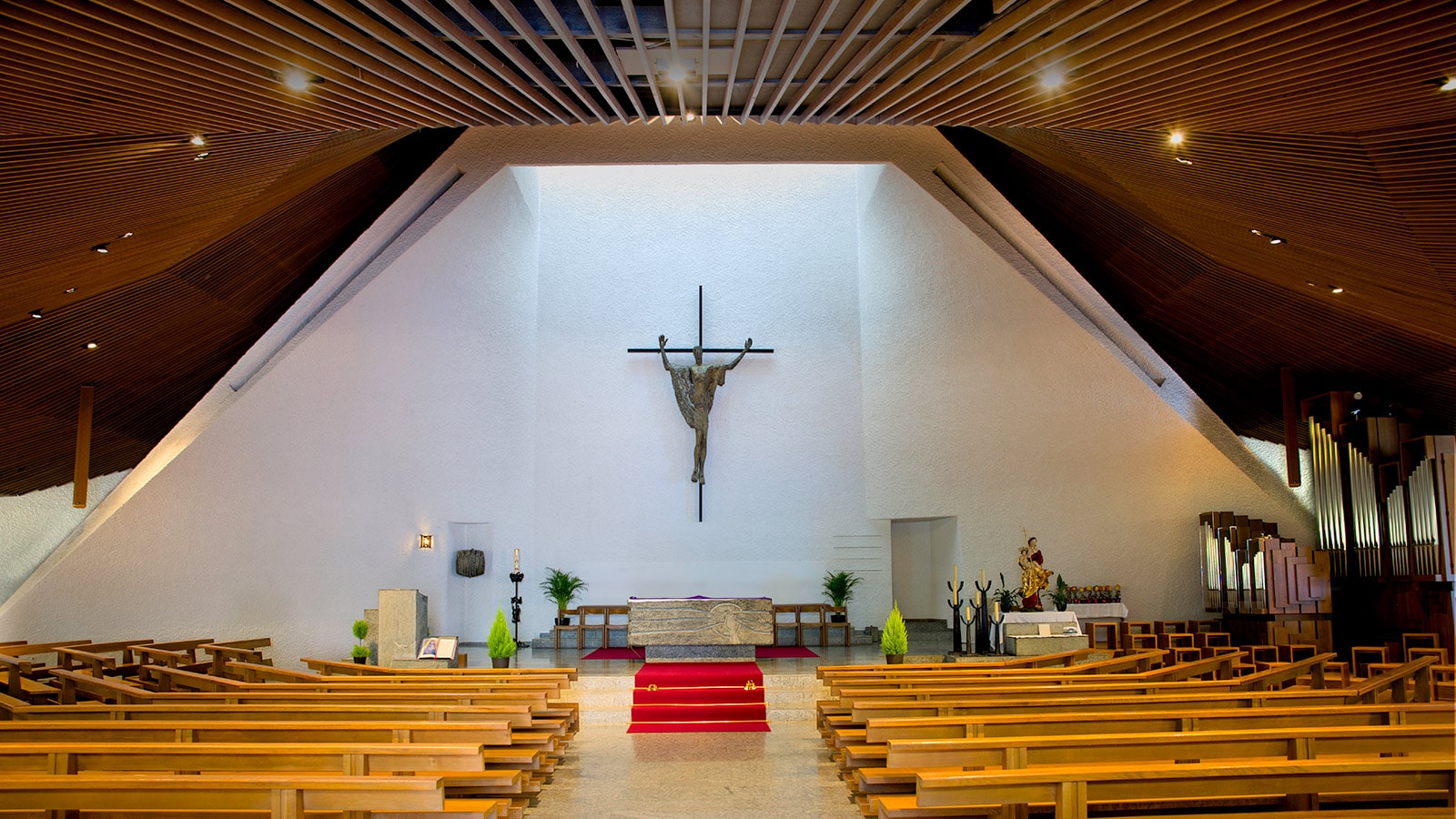 Meyer Sound CAL Loudspeakers Enhance Intelligibility and Aesthetics at Swiss Church