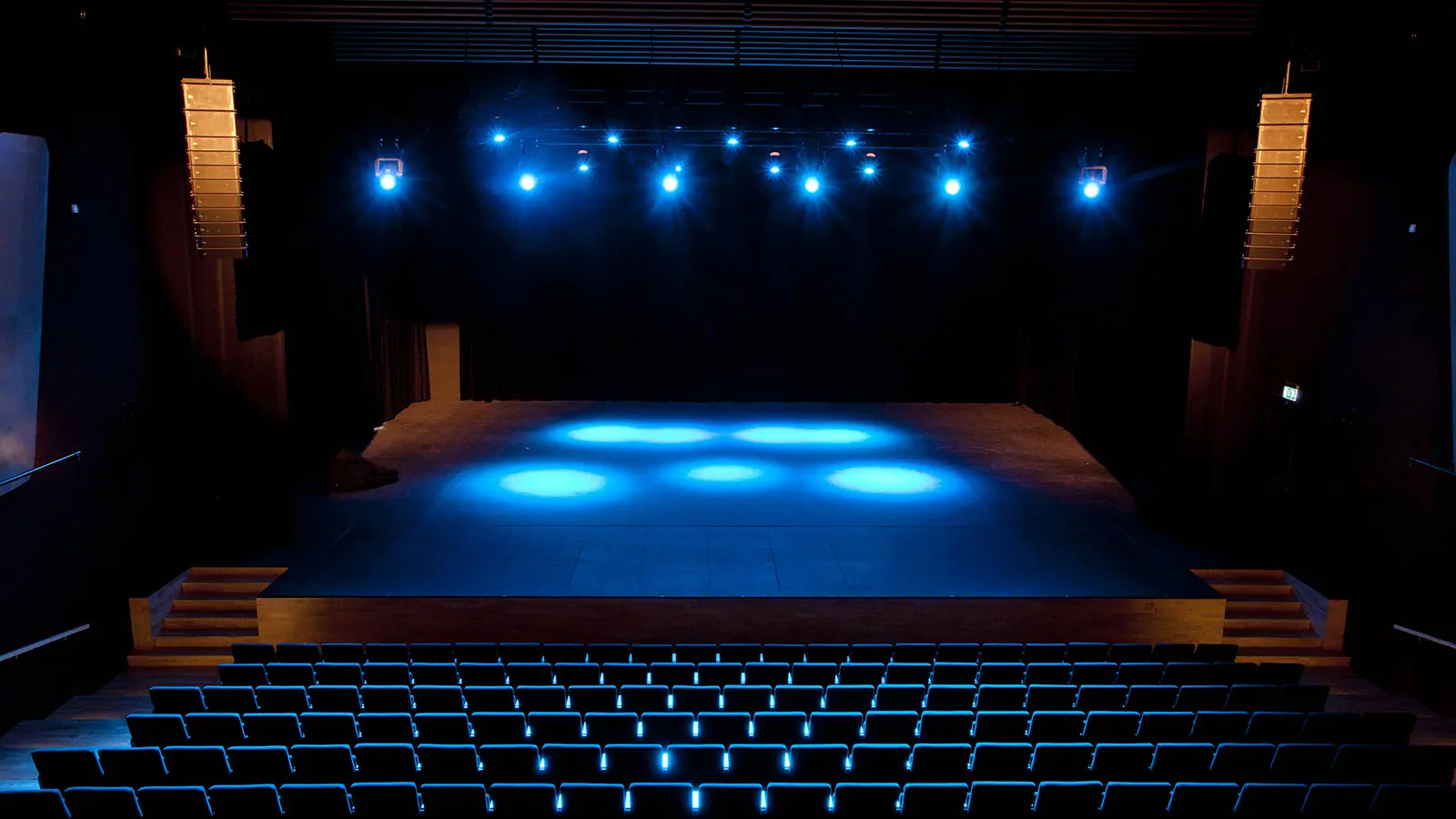 From Conferences to Concerts, Meyer Sound M1D Covers the Gamut at Iceland's Hof Menningarhús