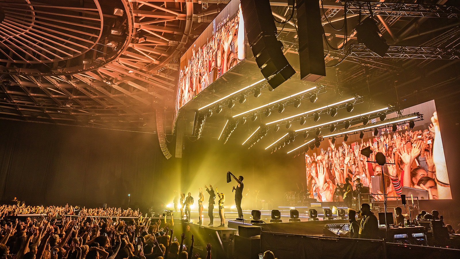 Global Superstar Jason Derulo Delivers High-Energy “2Sides World Tour” Across Europe Using Wigwam Acoustics’ Meyer Sound LEO Family Rig