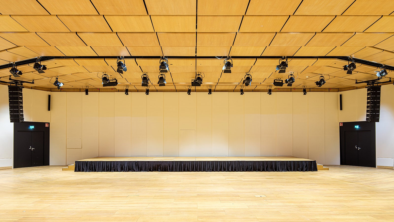 Meyer Sound’s Largest Permanent Installation of New ULTRA-X40 at Austria Center Vienna 