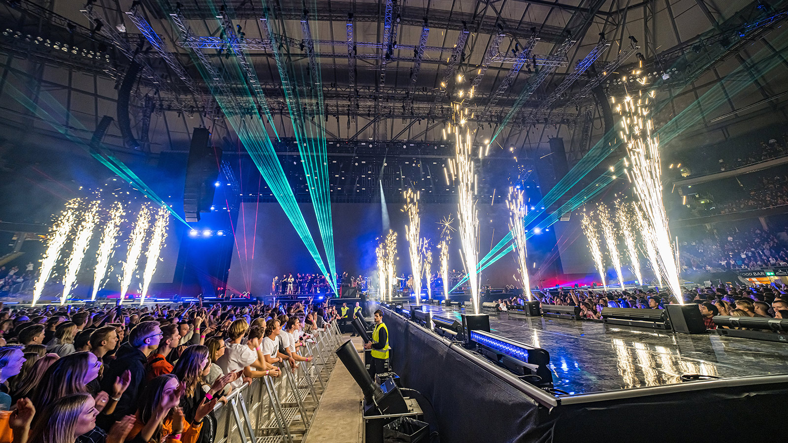 Meyer Sound and Bright Group Support Memorable Avicii Tribute Concert with Massive LEO Family System