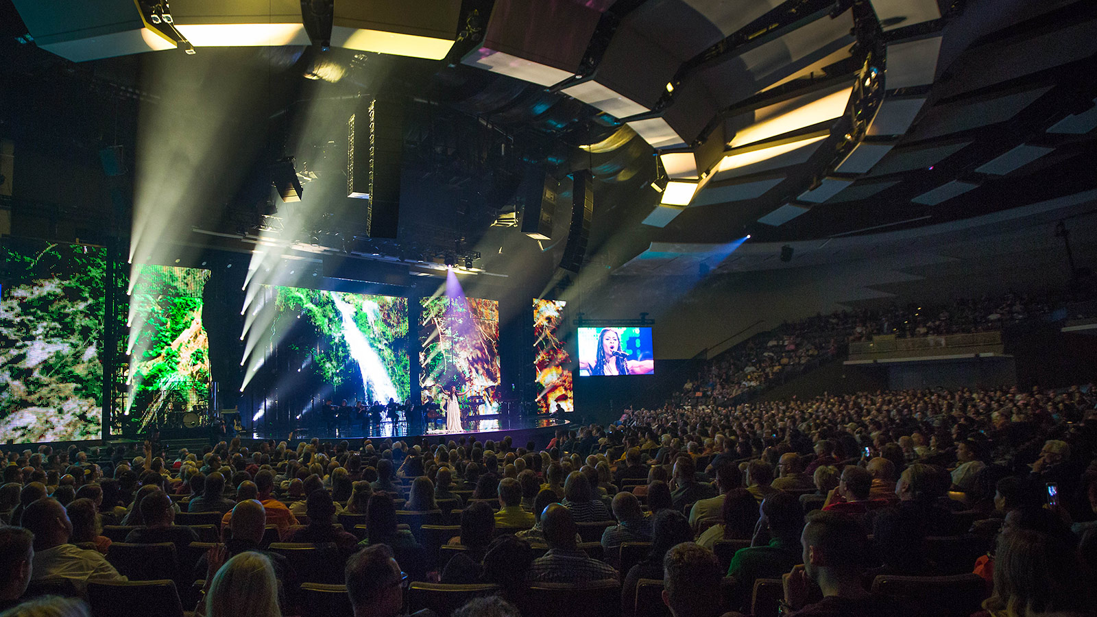 Gateway Church Steps Up to Innovative Mono-Stereo “Hybrid” LYON and LEOPARD System from Meyer Sound