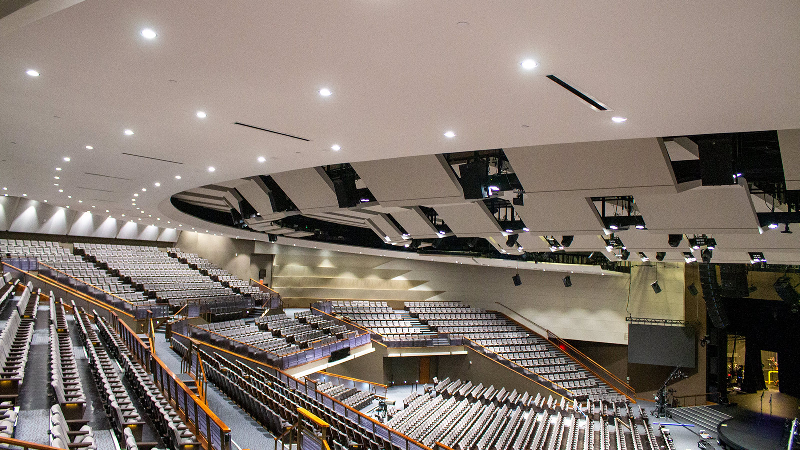 Gateway Church Steps Up to Innovative Mono-Stereo “Hybrid” LYON and LEOPARD System from Meyer Sound