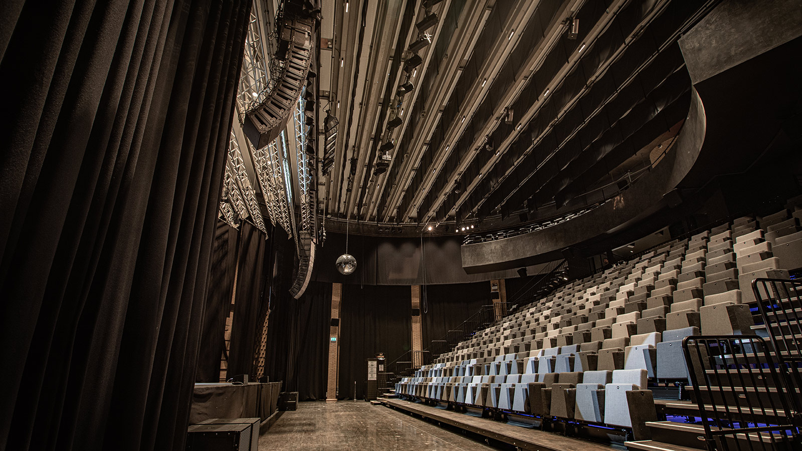 Meyer Sound LINA Flexes from Flamenco to Hard Rock at Denmark’s Kulturhus Trommen