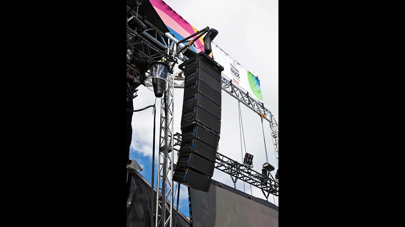 Scène Place des Festivals