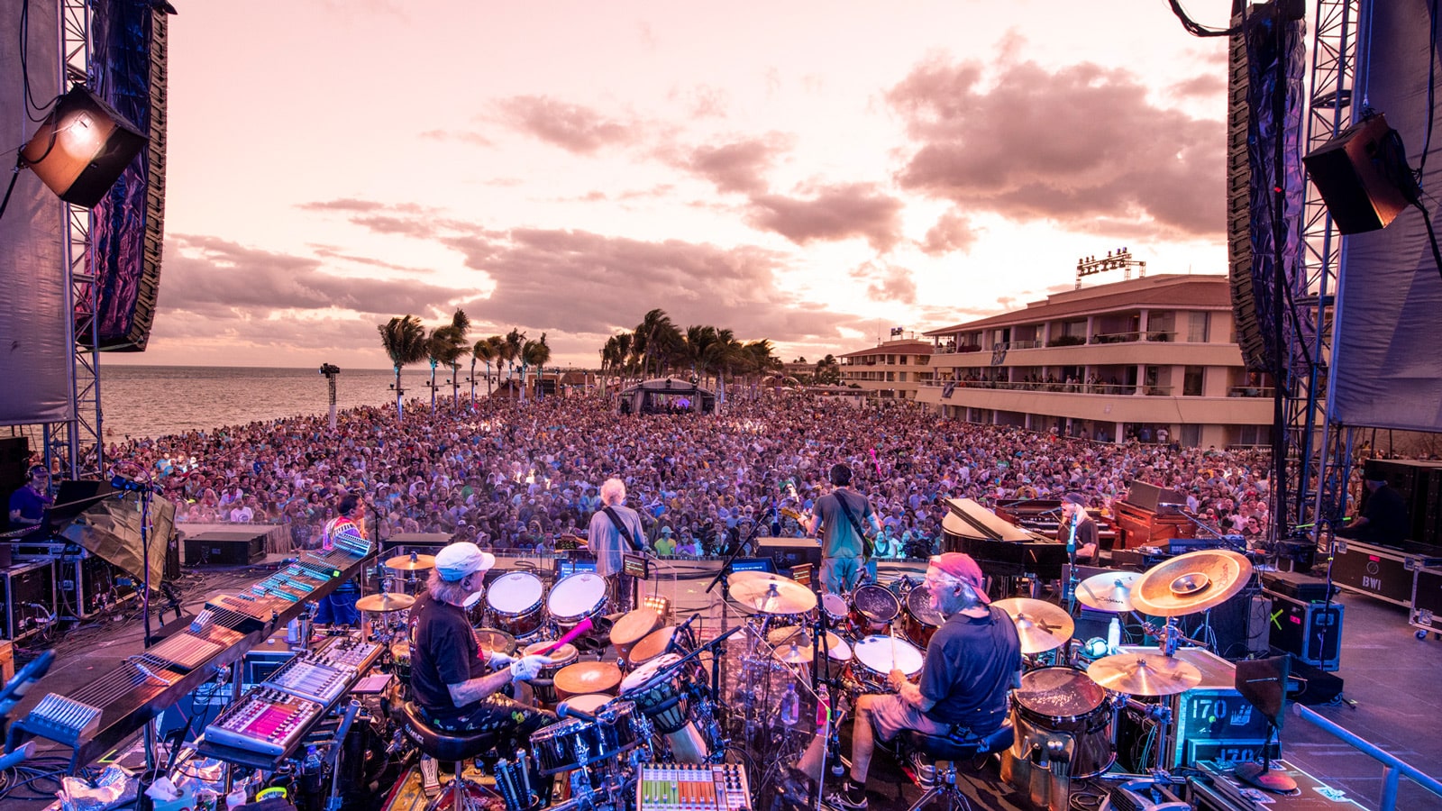 Meyer Sound PANTHER Hits the Beach with Dead & Company at Playing in the Sand 2023 