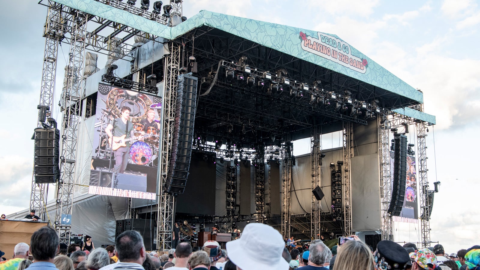 Meyer Sound PANTHER Hits the Beach with Dead & Company at Playing in the Sand 2023 