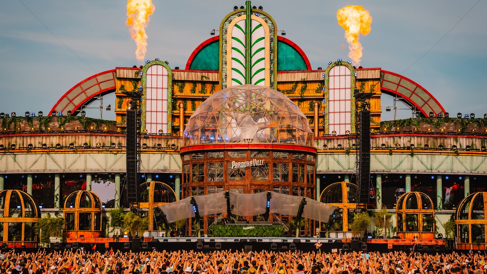  Meyer Sound PANTHER and 2100-LFC Raise the Bar at Parookaville 2024