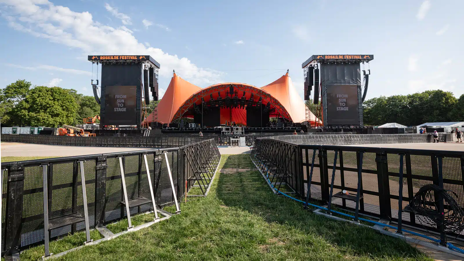 Meyer Sound PANTHER and 2100-LFC Power Orange Stage at Roskilde Festival 2025