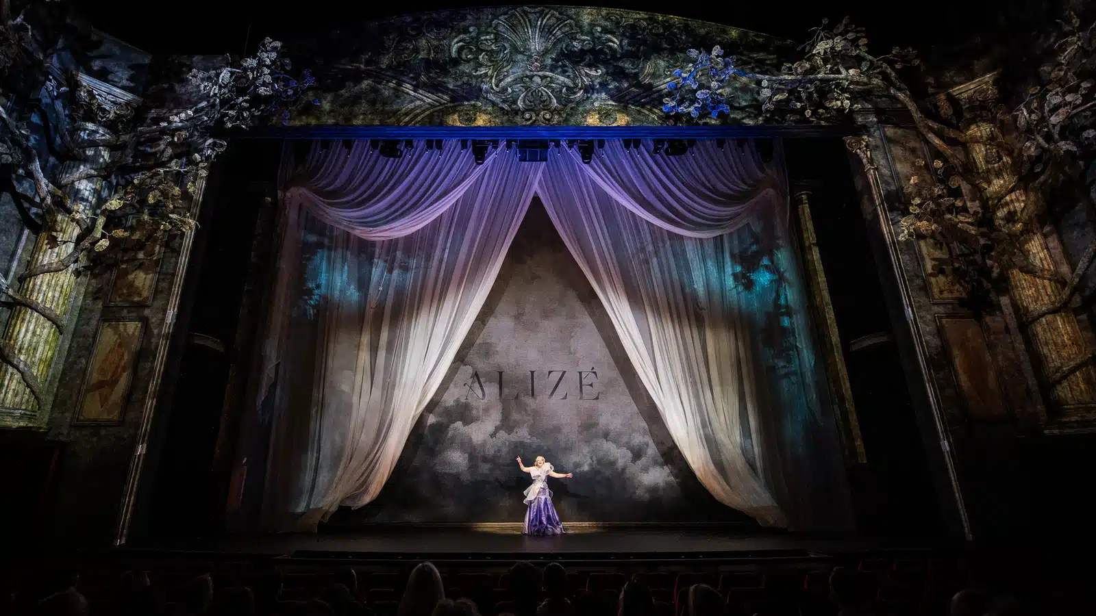 Cirque du Soleil's ALIZÉ